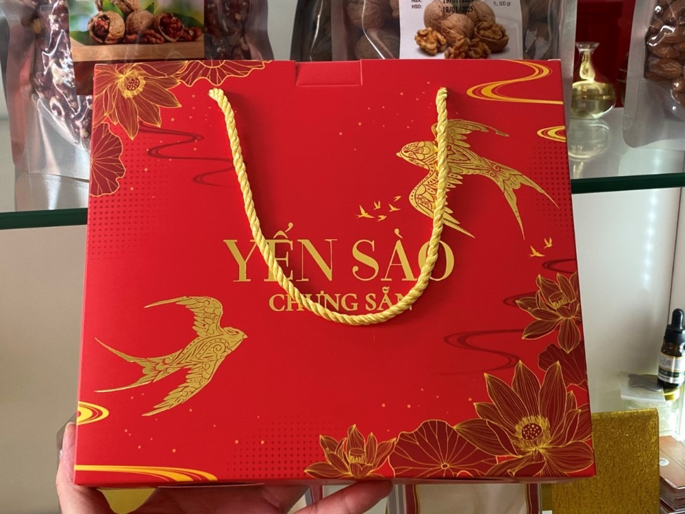 Hộp đựng 6 hũ yến chưng sẵn 70ml